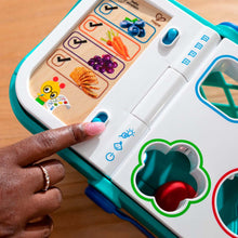 Cargar imagen en el visor de la galería, Canasta de Compras de Juguete Magic Touch Hape