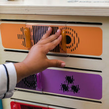 Cargar imagen en el visor de la galería, Juego de Cubos de Actividades Hape