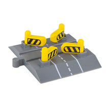 Cargar imagen en el visor de la galería, Cruce de Tren de Juguete Hape