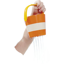 Cargar imagen en el visor de la galería, Juego de Baldes Alegres Hape Juguete para el Baño