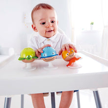 Cargar imagen en el visor de la galería, Set de sonajeros con Sopapa Hape Pulpo Ballena y Tortuga