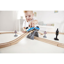 Cargar imagen en el visor de la galería, Set de Pista de Trenes en Forma de 8 Hape Vías de Juguete