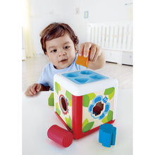 Cargar imagen en el visor de la galería, Cubo de Formas Encastrables de Jardín Hape