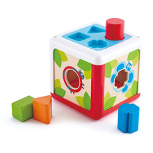 Cargar imagen en el visor de la galería, Cubo de Formas Encastrables de Jardín Hape