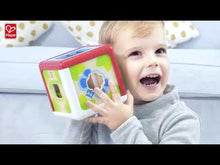 Cargar y reproducir el video en el visor de la galería, Cubo de Formas Encastrables de Jardín Hape